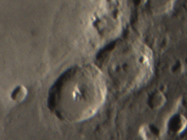 Theophilus und Cyrillus durch ein Teleskop gesehen.